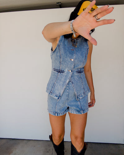 Step Out Denim Vest - Medium Wash