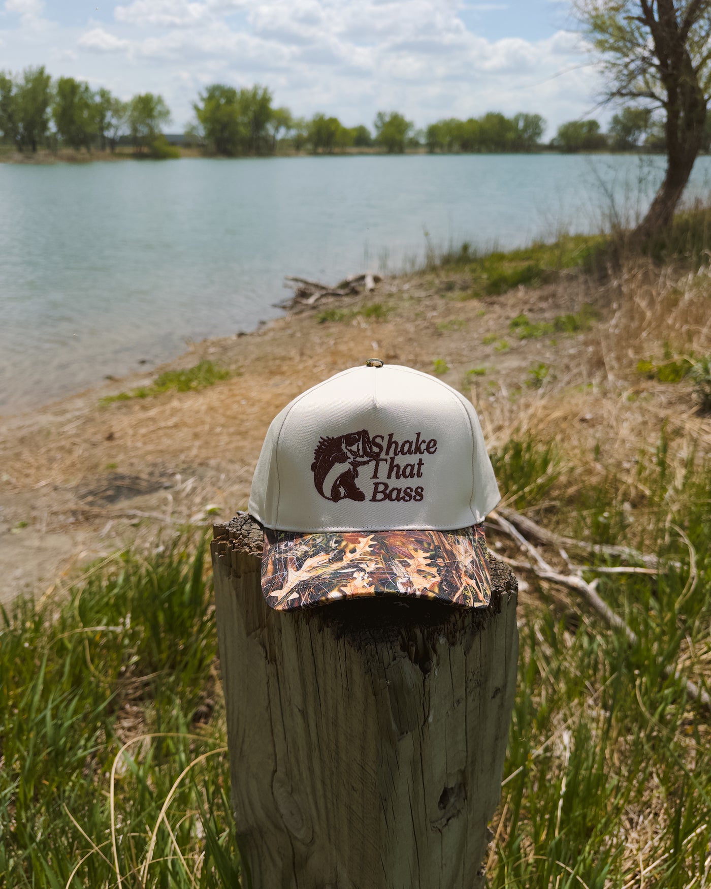 Shake That Bass Hat - Cream/Camo