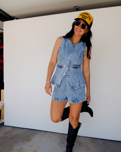 Step Out Denim Shorts - Medium Wash