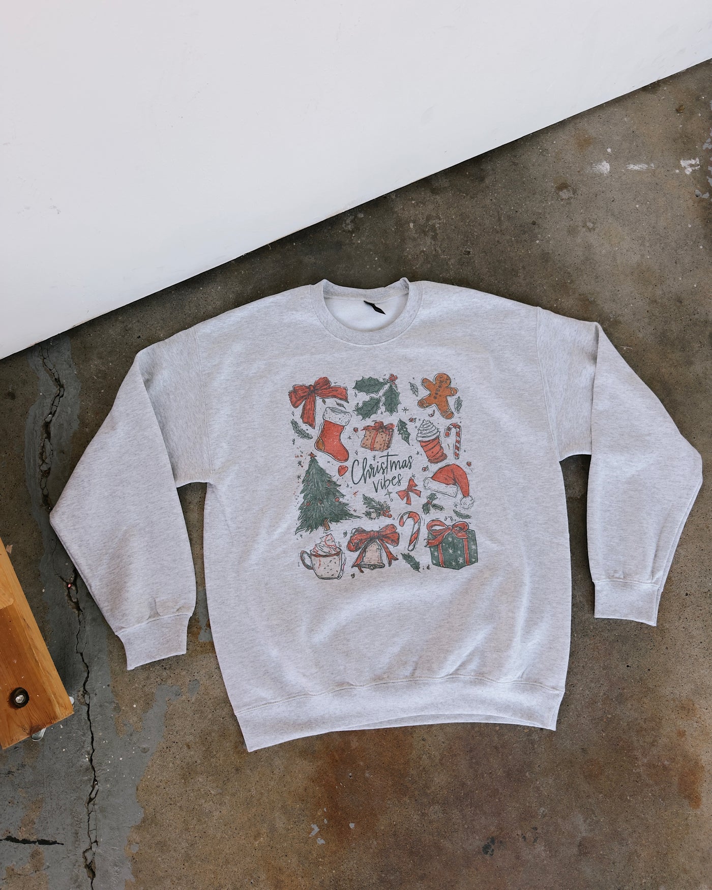 Christmas Vibes Doodle Sweatshirt - Ash