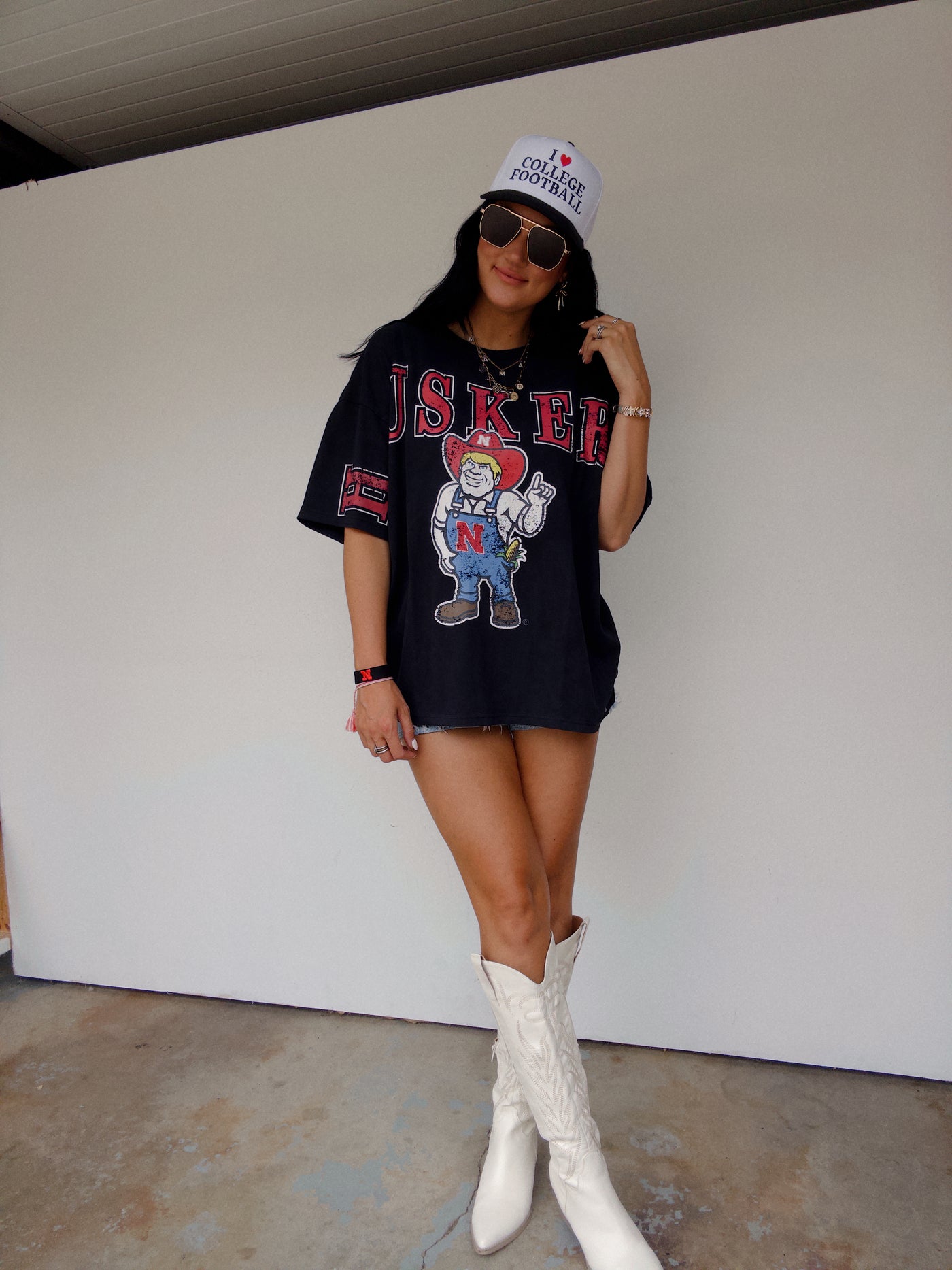Huskers Split Oversized Tee - Black