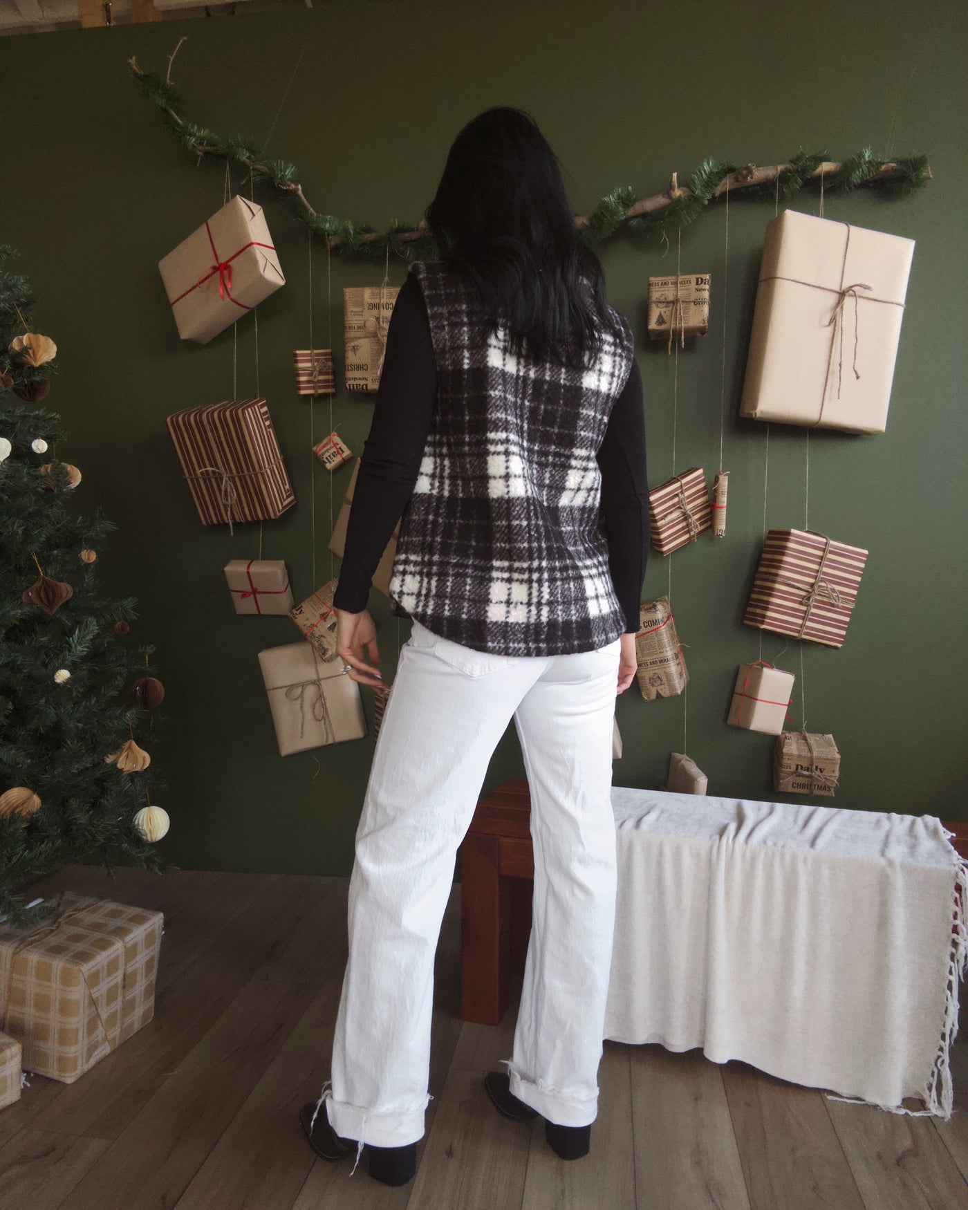 Maplewood Boucle Vest - Black