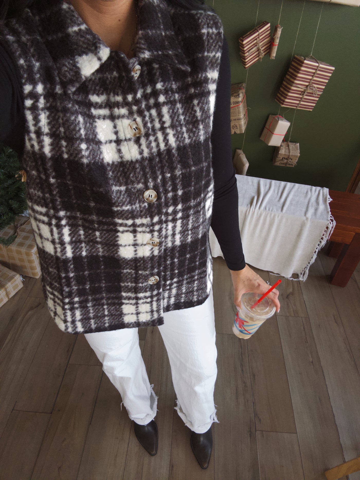 Maplewood Boucle Vest - Black