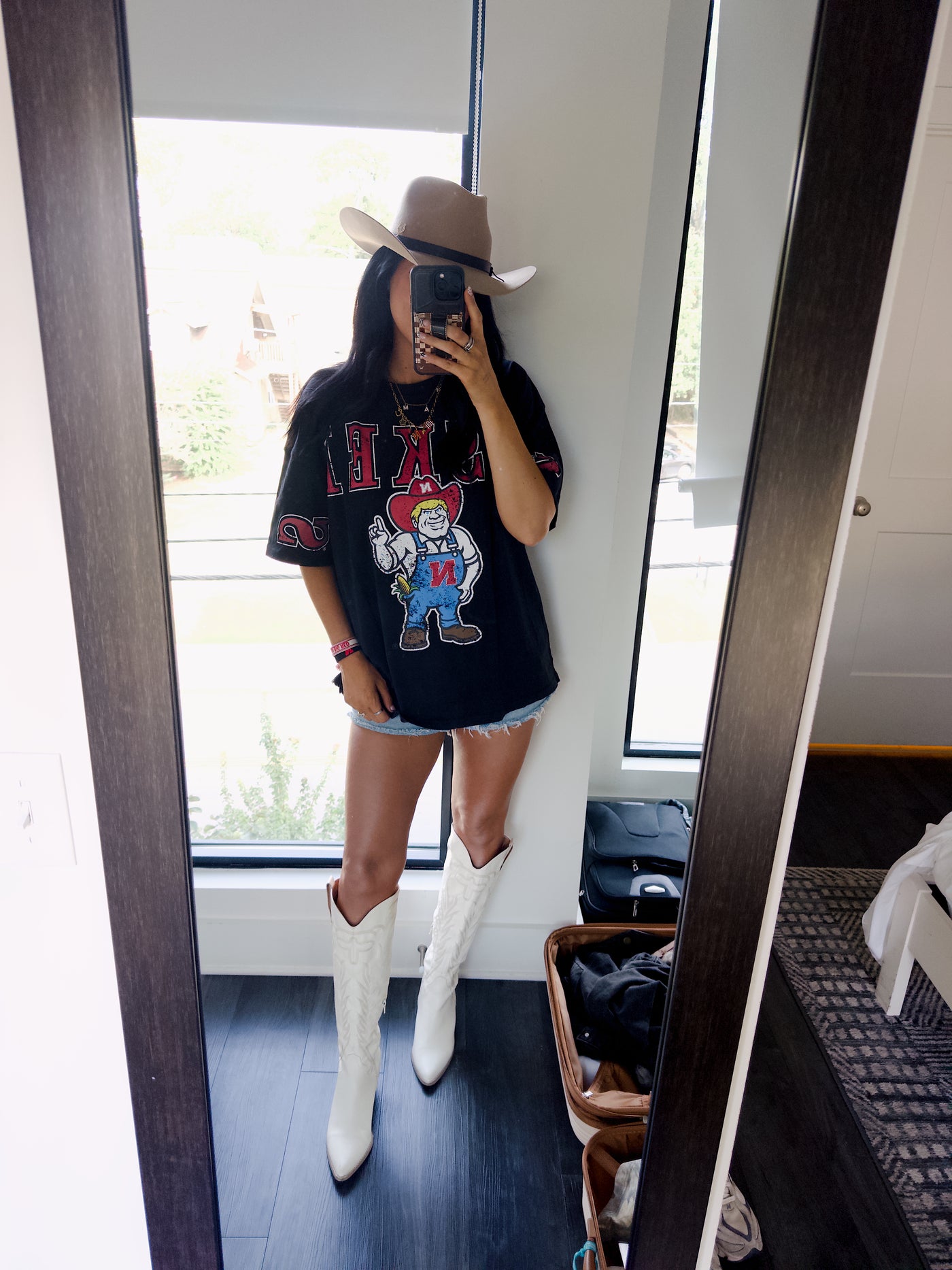 Huskers Split Oversized Tee - Black