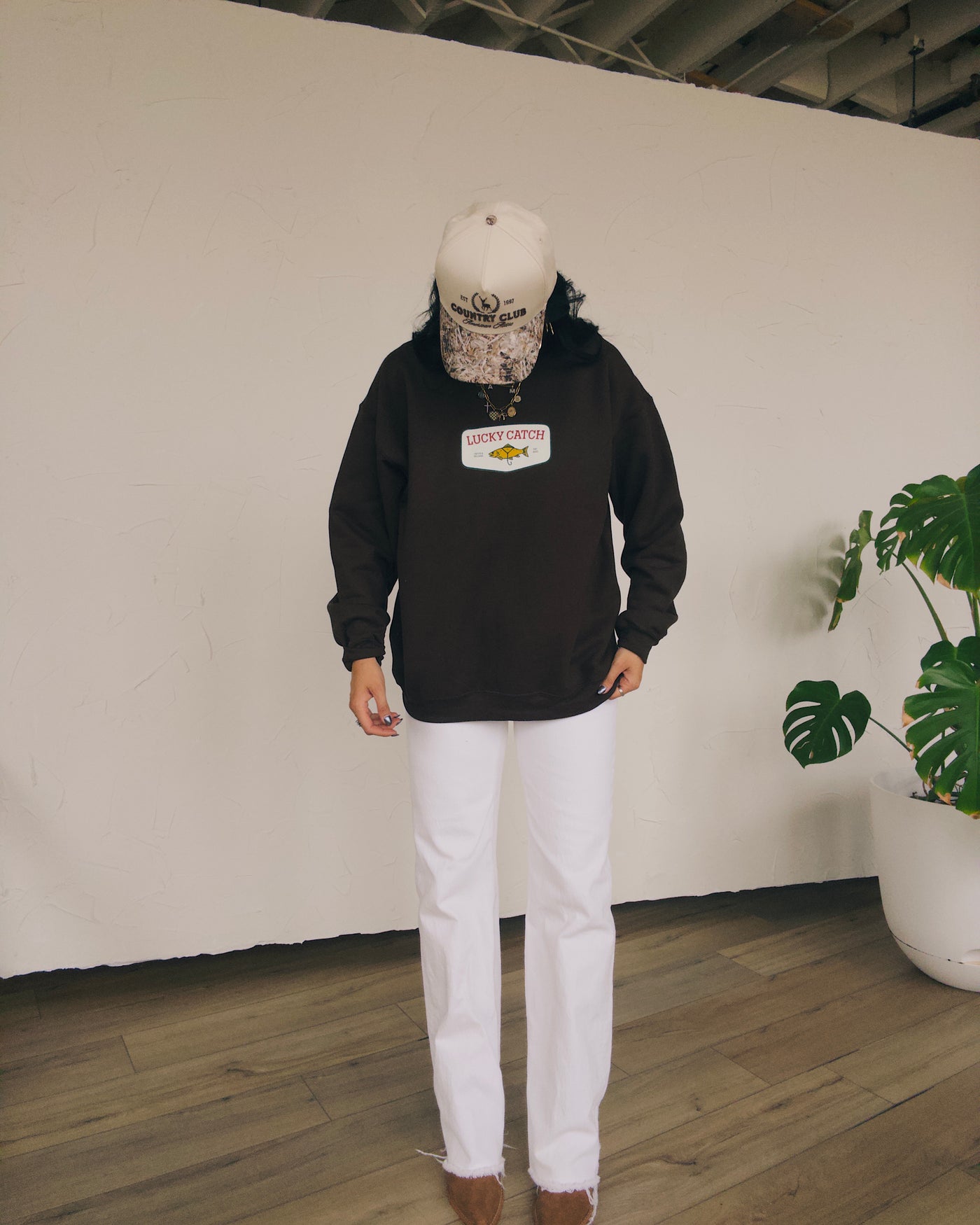 Lucky Catch Sweatshirt - Chocolate