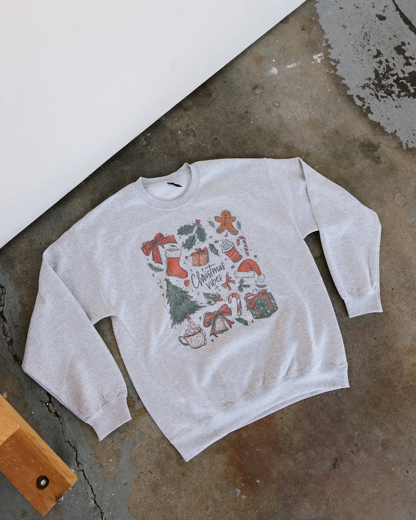 Christmas Vibes Doodle Sweatshirt - Ash