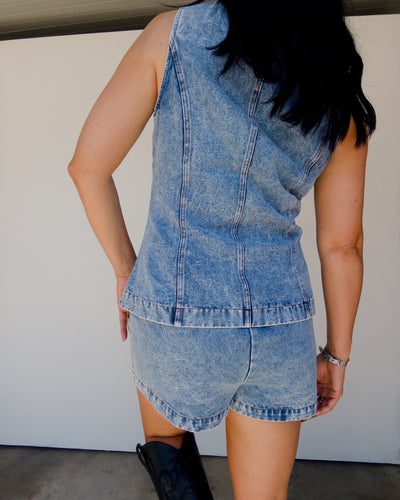 Step Out Denim Shorts - Medium Wash