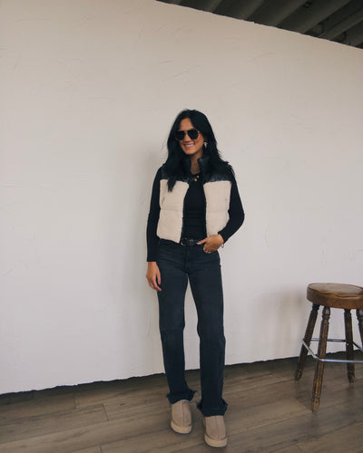Hearthside Cropped Sherpa Vest - Cream/Black